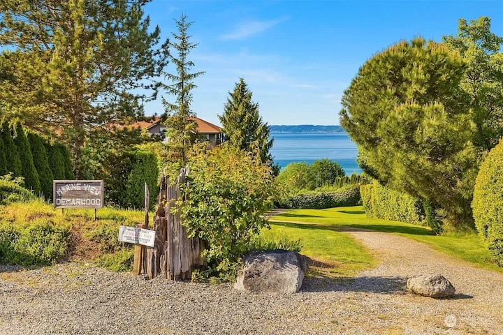 Beachfront access to the Sound